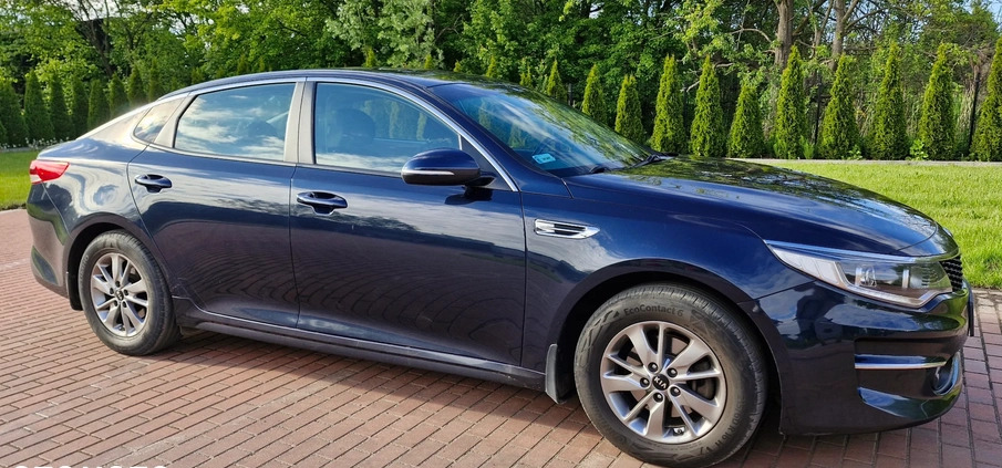 Kia Optima cena 55000 przebieg: 163000, rok produkcji 2018 z Koszalin małe 232